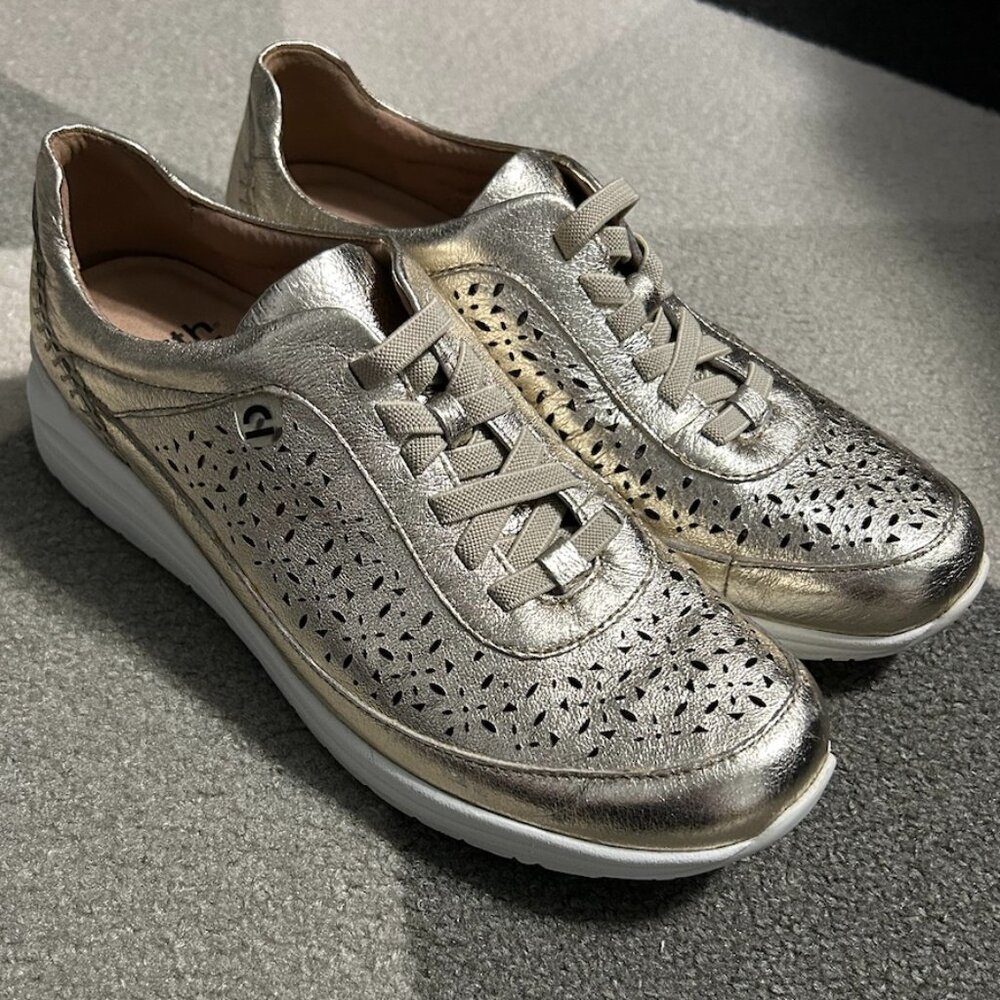 Earth Women's Gold Sneakers